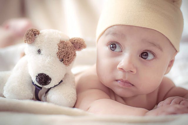 Comment préparer l’arrivée de bébé les essentiels pour les futurs parents