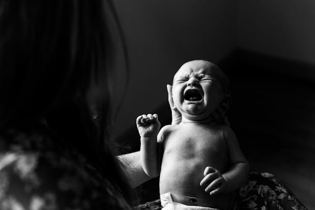 Comment gérer les pleurs du soir de bébé